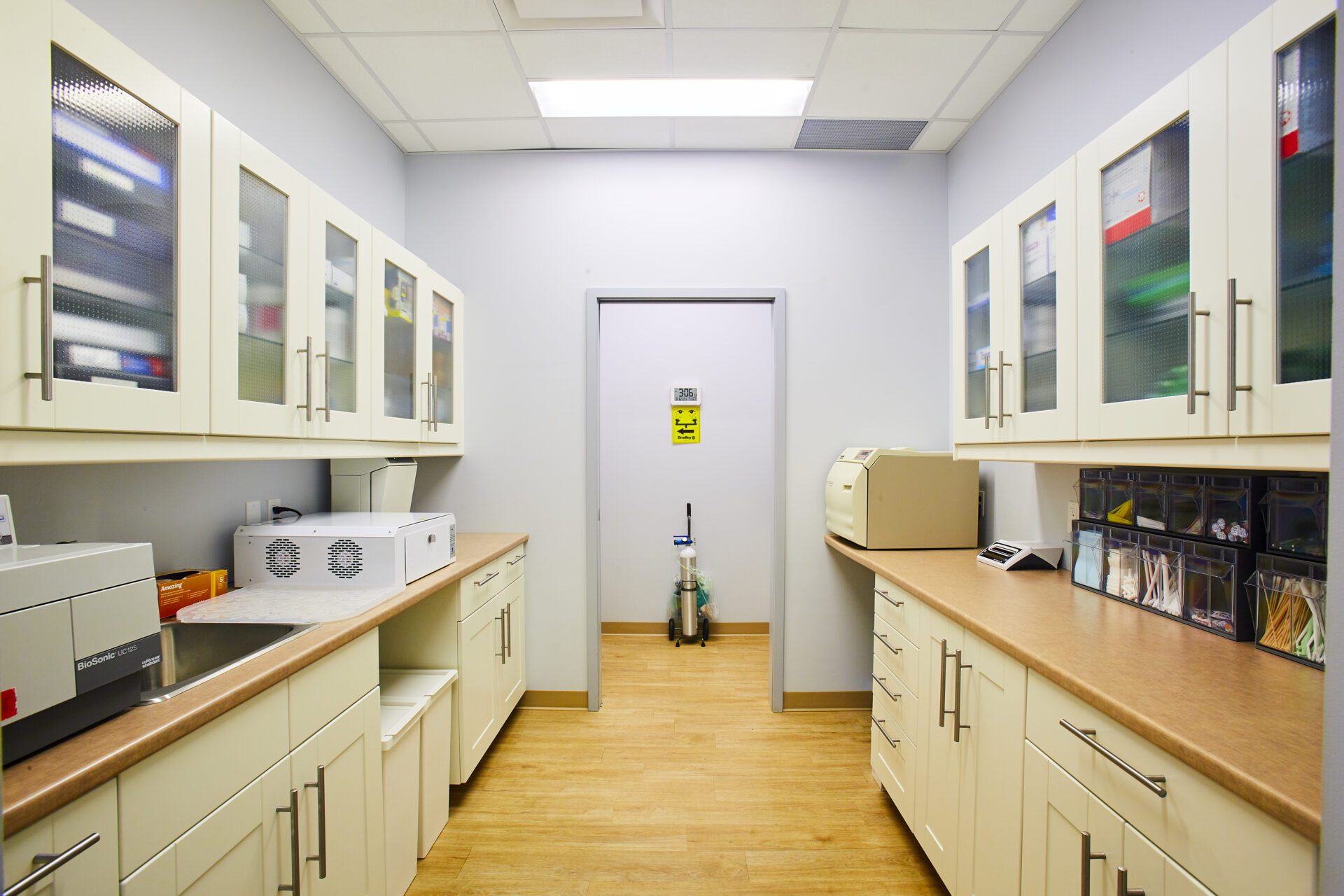 Sterilization room straight on Sterilization room straight on